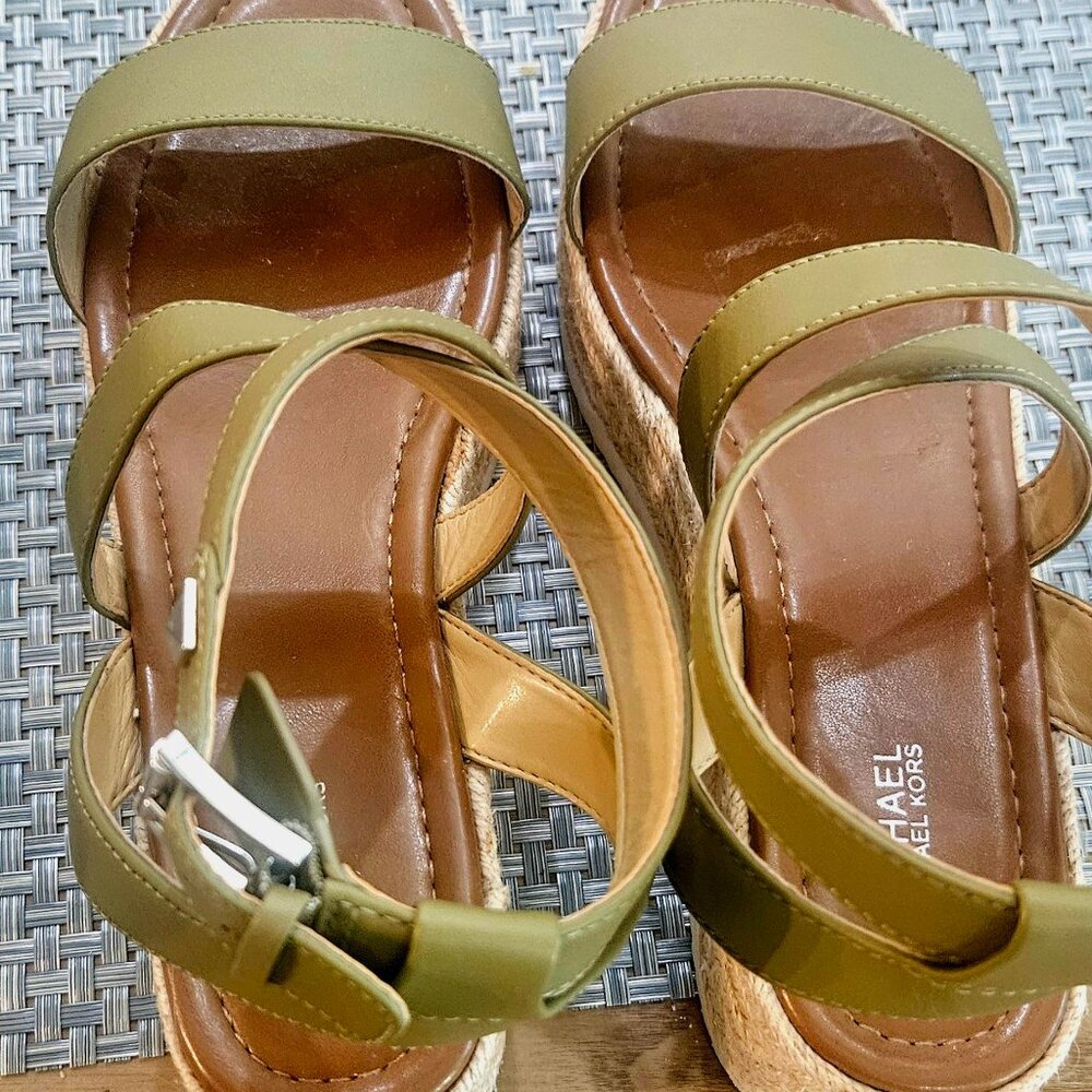 Michael Kors 9.5 M Espadrille Wedge Double Strap Sandals Olive/Sage Green